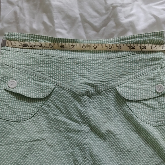 Green and white skirt - Picture 6 of 7